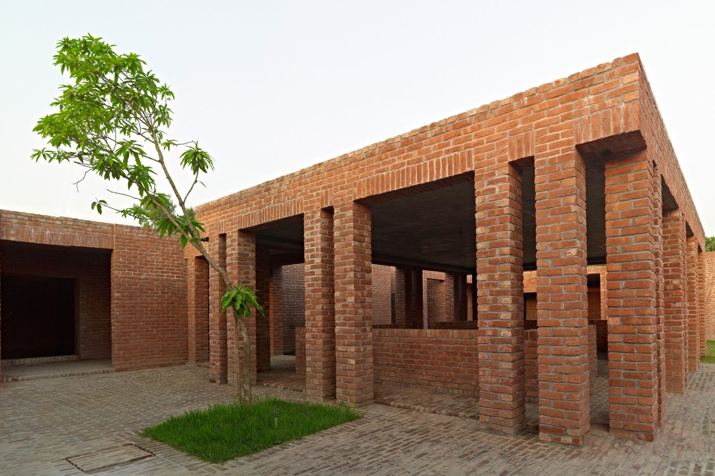 Friendship Centre, training and meeting centre with handmade brick; Brick Award Nominee 2014; URBANA; Photo: Eric Chenal