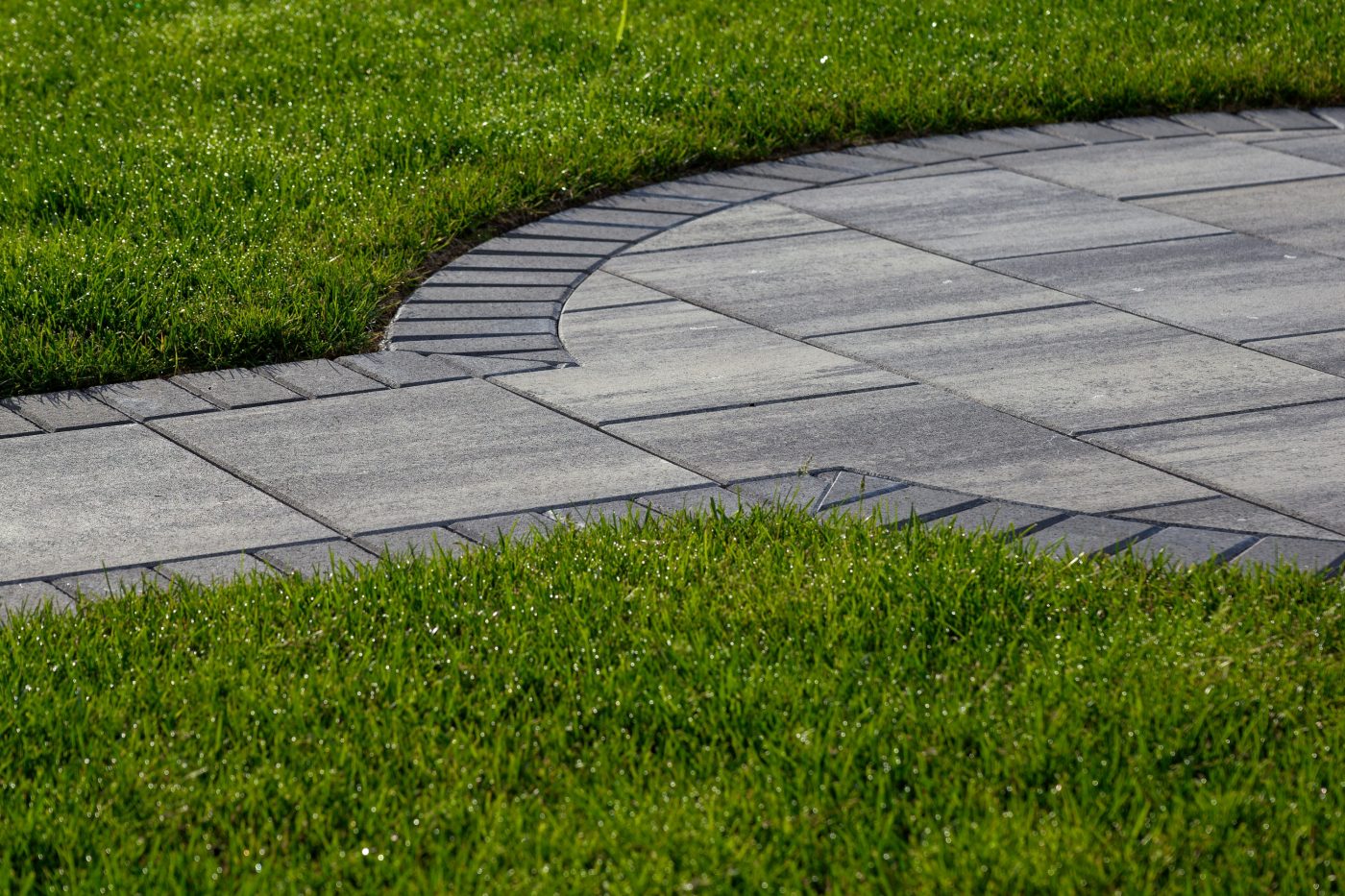 CityTop Grande / Senso Grande, grafitno bel + CityTop antracit 10/20/8 (dvorišče v Brezovici)