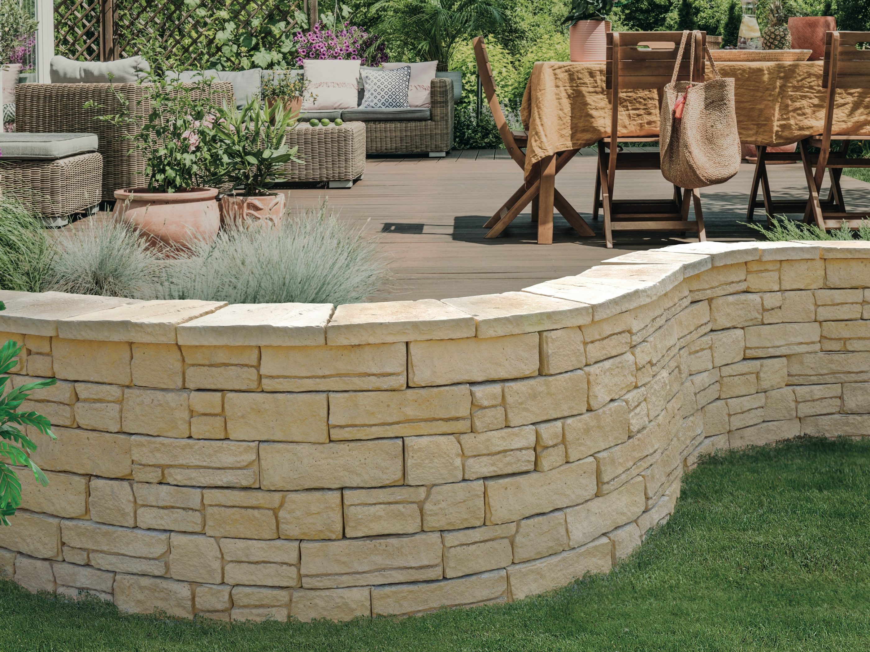 Zid napravljen od Semmelrock proizvoda