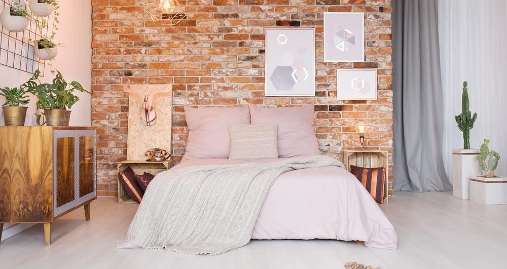 Zid od opeke u spavaćoj sobi