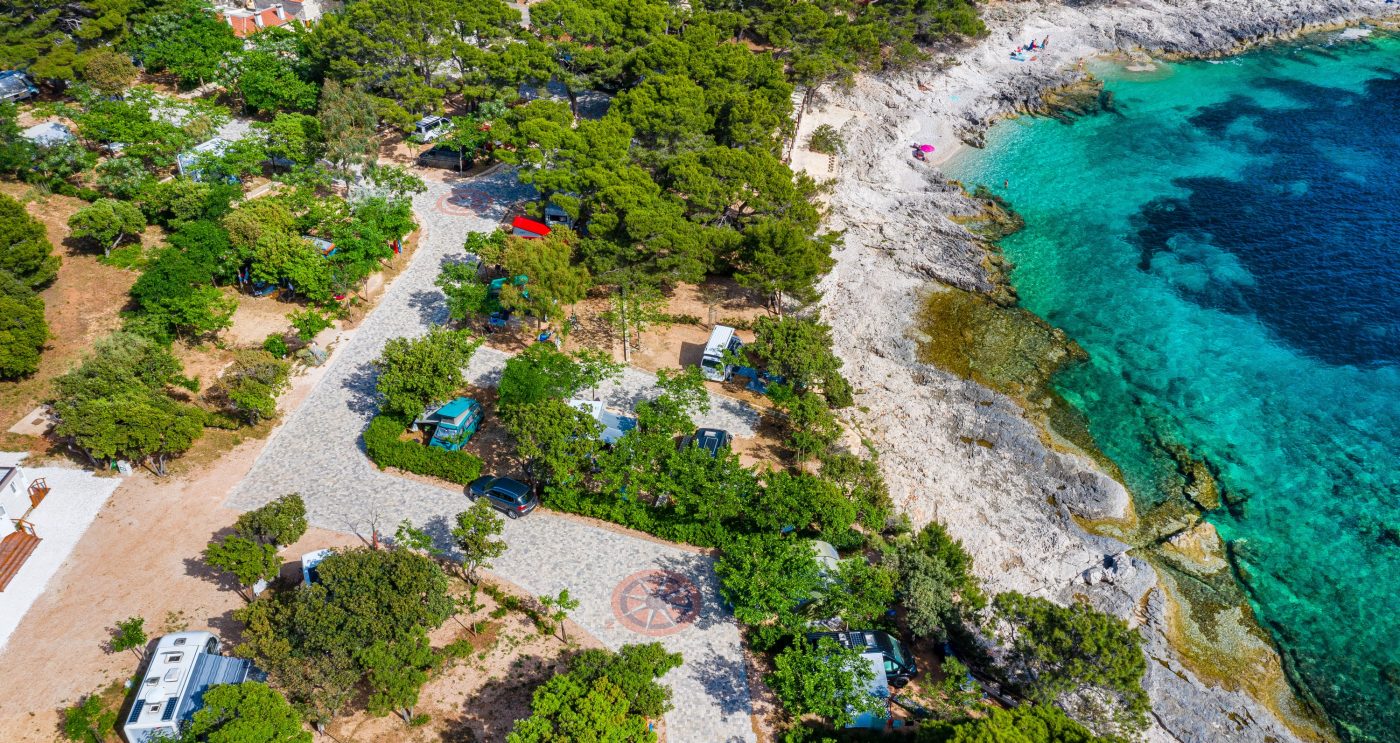 Kamp Kargita na Dugom otoku