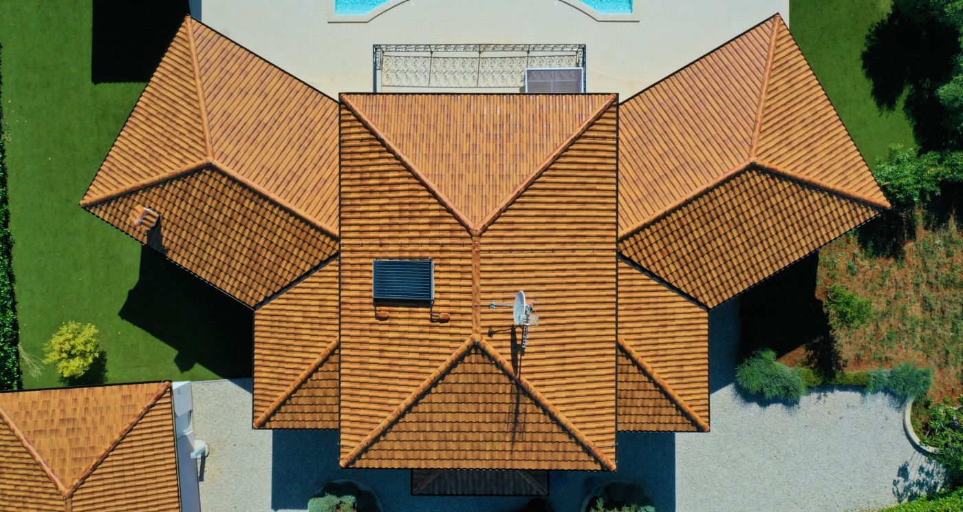 Krov sagrađen od Mediteran Plus Natur Color crijepa