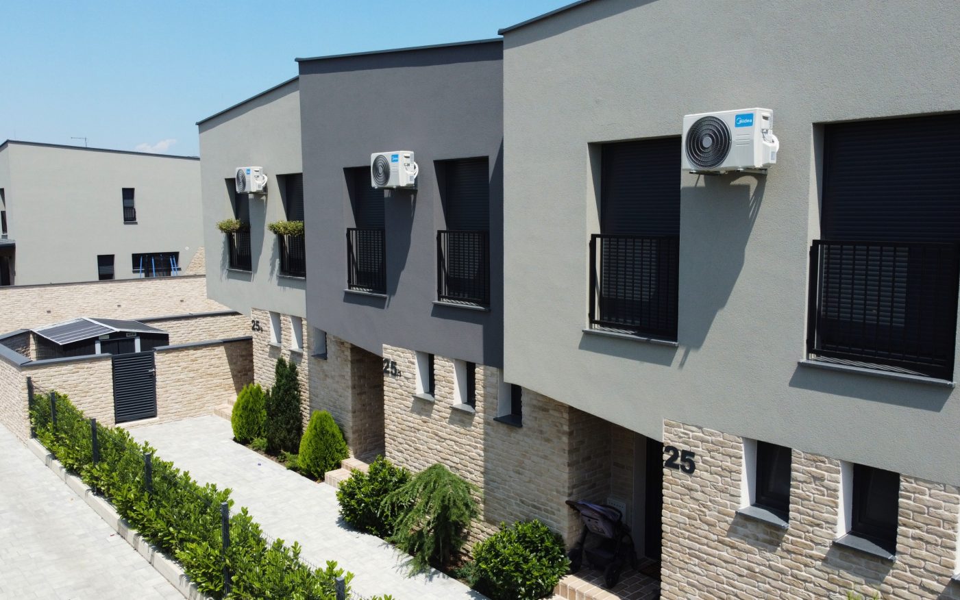 Kuće u nizu s Porotherm opekom i Semmelrock opločnikom