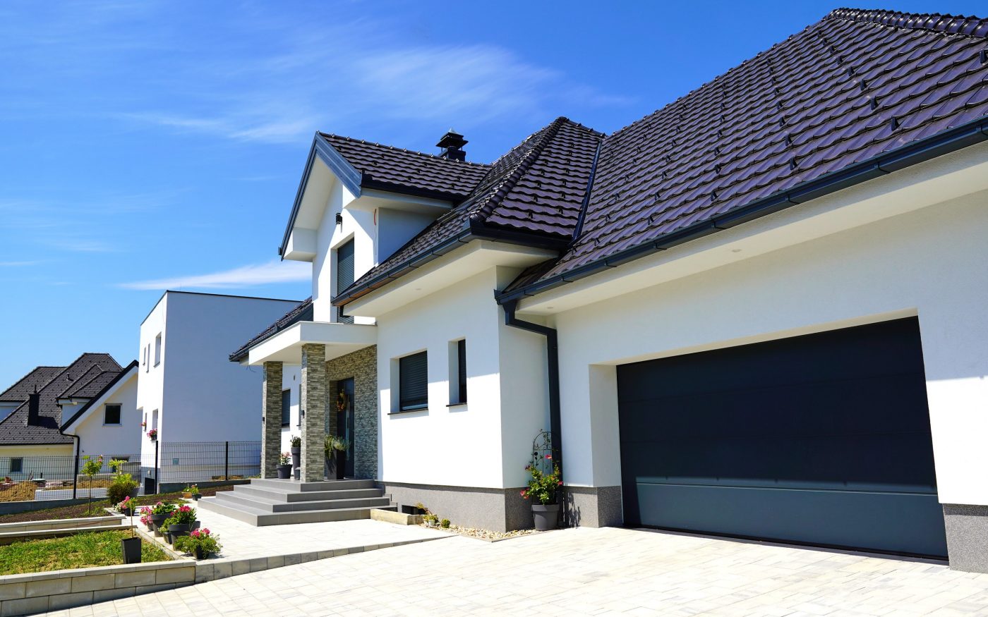 Obiteljska kuća izgrađena Porotherm, Tondach i Semmelrock rješenjima