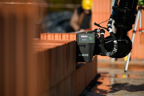 WLTR robot za zidanje koristi Porotherm opeku
