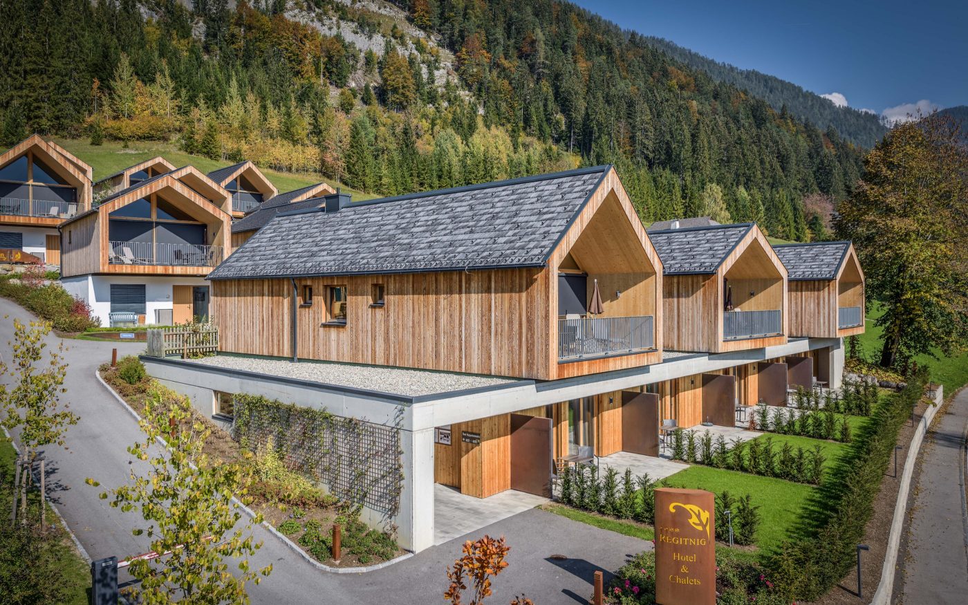 Tondach crijep antracit crna i bijelo-sivo-antik