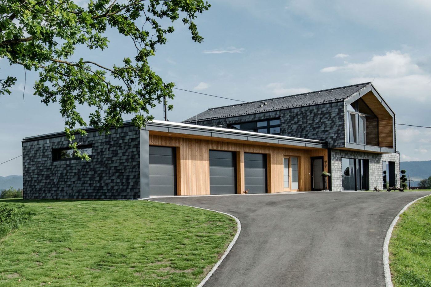 Moderna obiteljska kuća Designhaus s Tondach crijepom - saznajte više o Tondach proizvodima