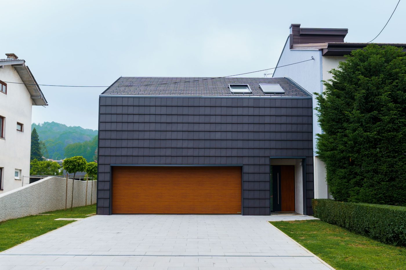 Tondach Planoton 10 crijep ugrađen na krov i fasadu kuće