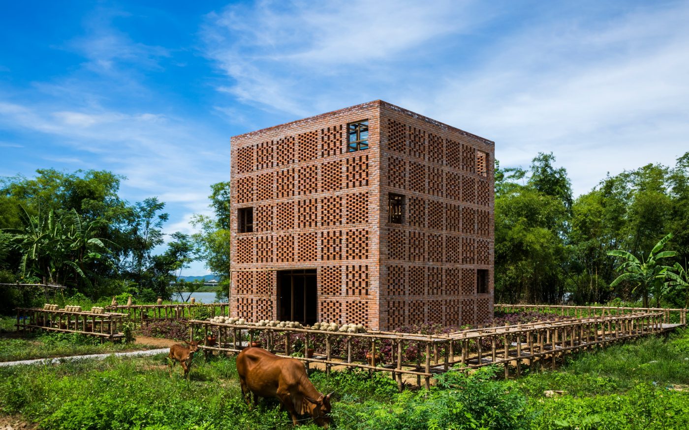 Terra Cotta Studio; Brick Award 2018 Category Winner Category "Working Together"; Tropical Space, Photo:  Oki Hiroyuki