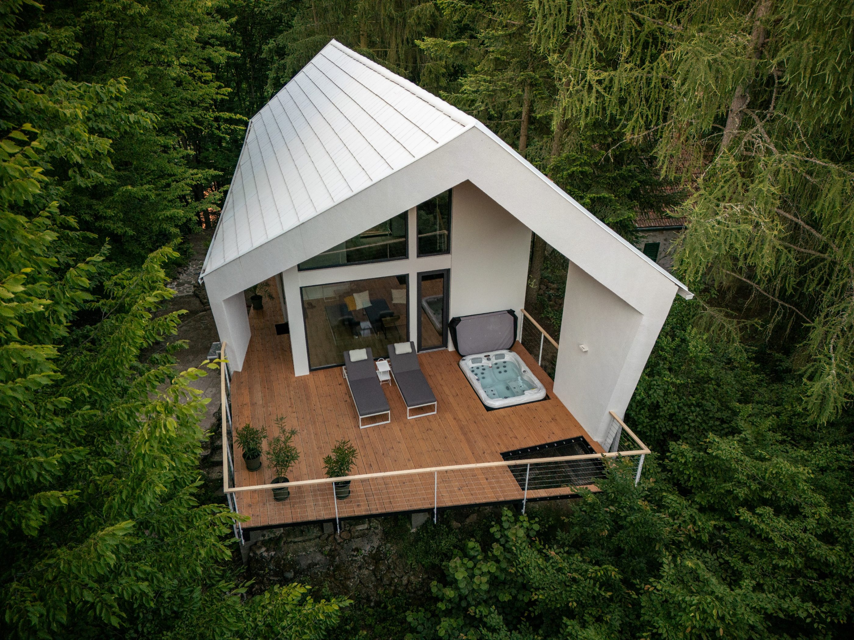 Valens residence projekt sa bijelim Tondach Saturn crijepom