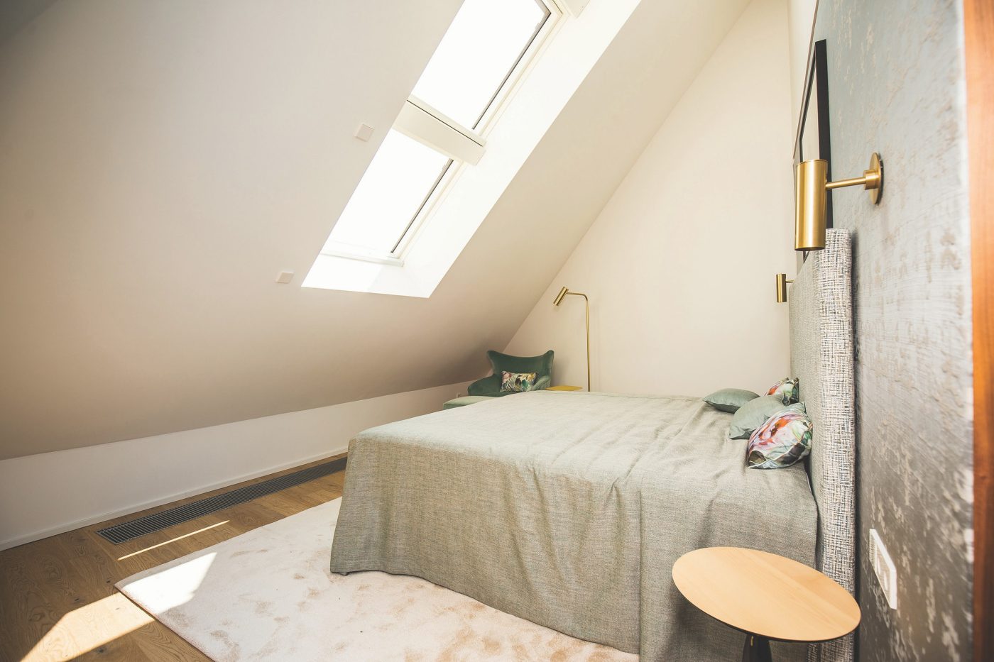 Moderan dizajn prostora s krovnim prozorima Tondach