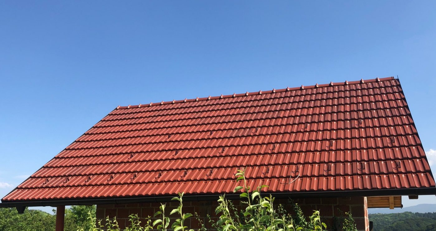 Tondach glineni crijep Traditon 9 Natur Color crvena na kosom krovu - klasičan elegantni izgled