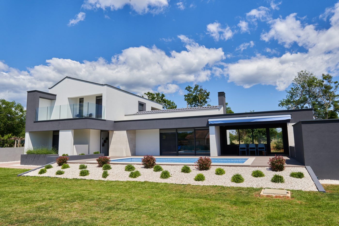 Roof tile – Venera; Porotherm Profi 25