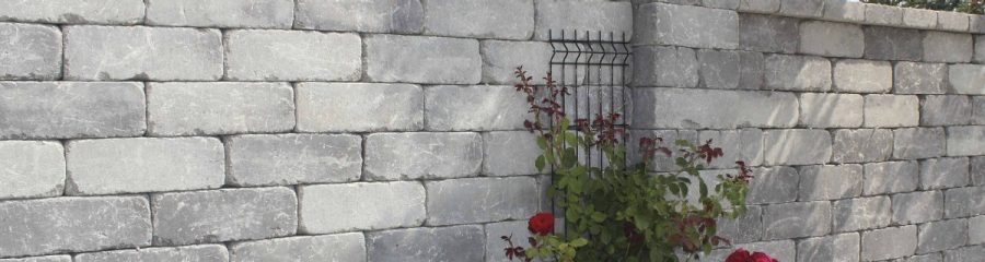 Semmelrock Castello ograda sivo prošarana otučena - detalj površine betonskog zida