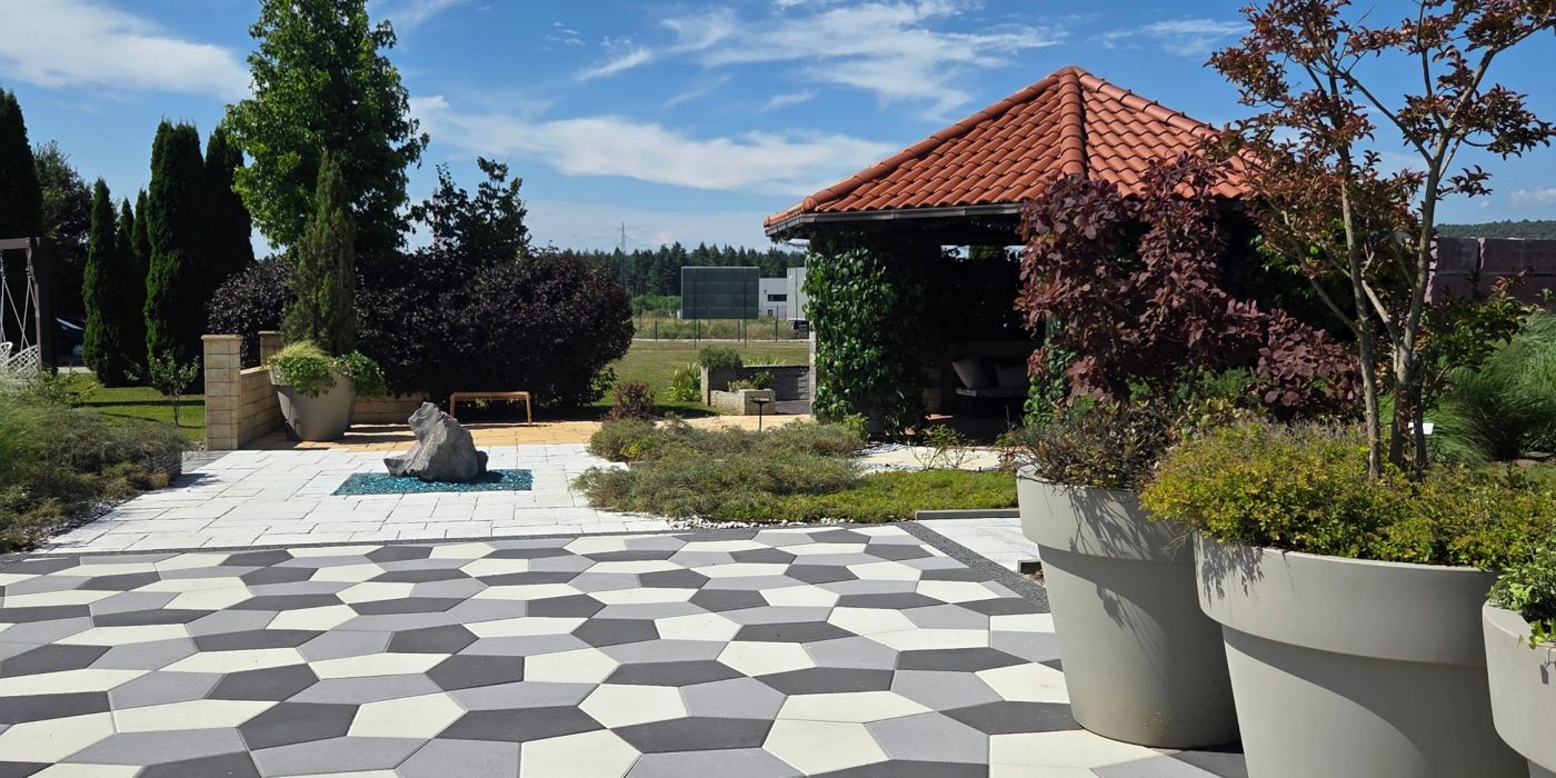 Semmelrock izložbeni vrt u Ogulinu - Pentalock opločnici, mix boja