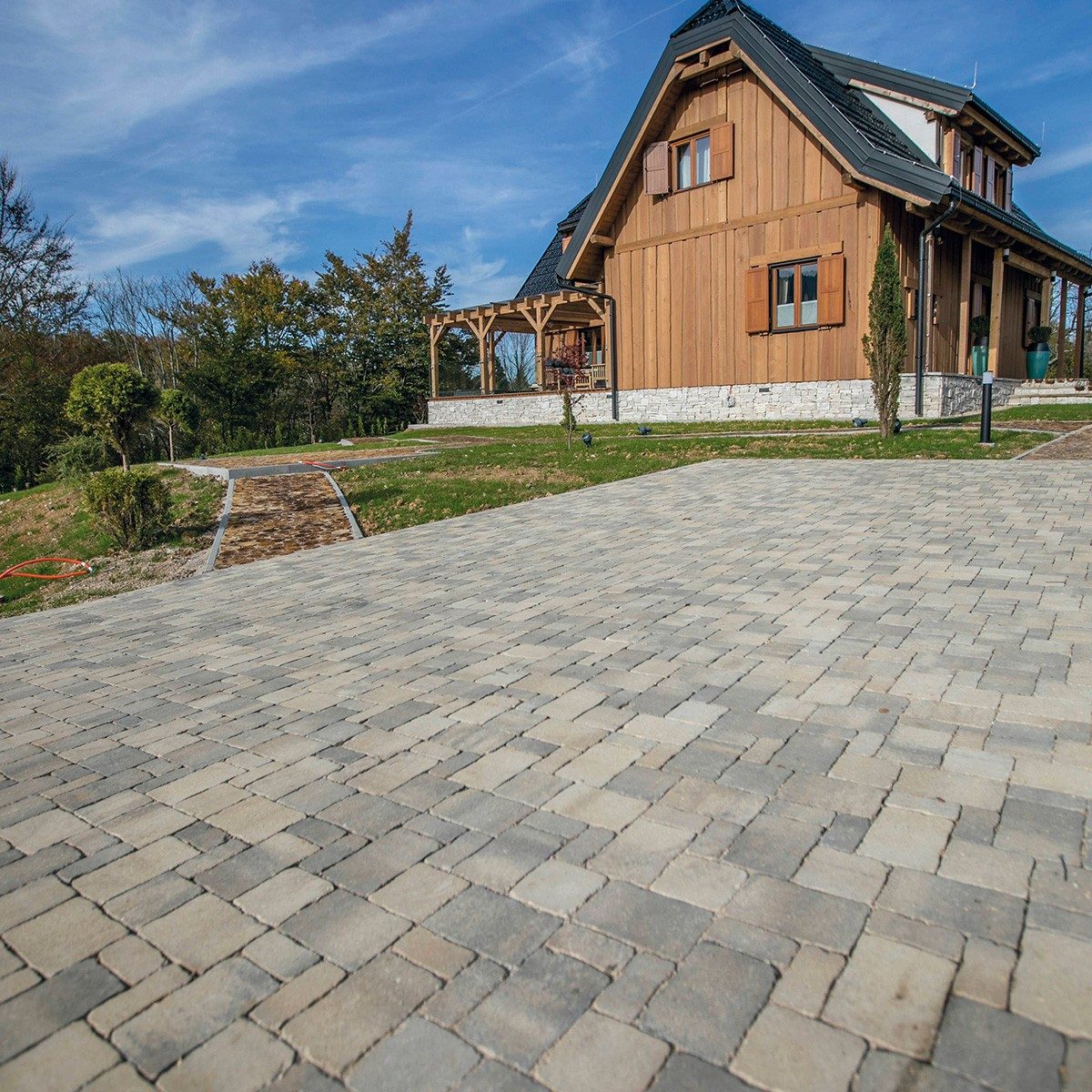 Castello_antico_neotucen_lava_sivo_prosarana