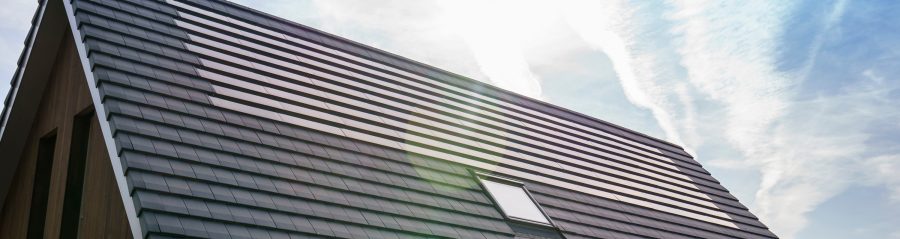 Integrirani fotonaponski modul Wevolt X-Tile na kosom krovu