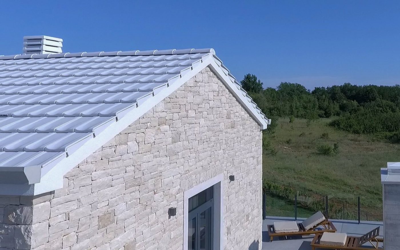 Bijeli Saturn crijep