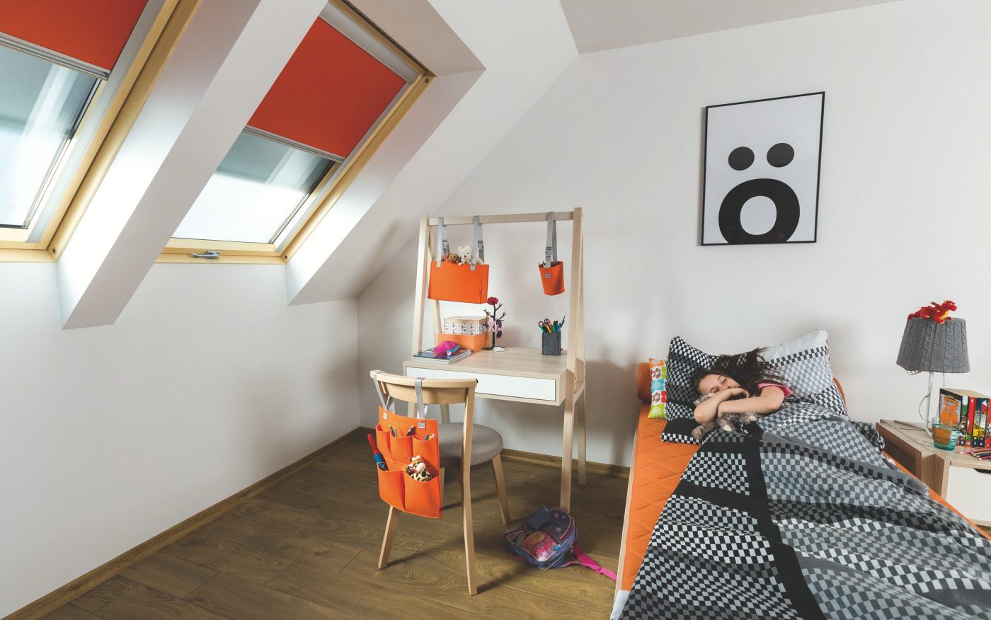 Krovni prozori sa sjenilom u spavaćoj sobi