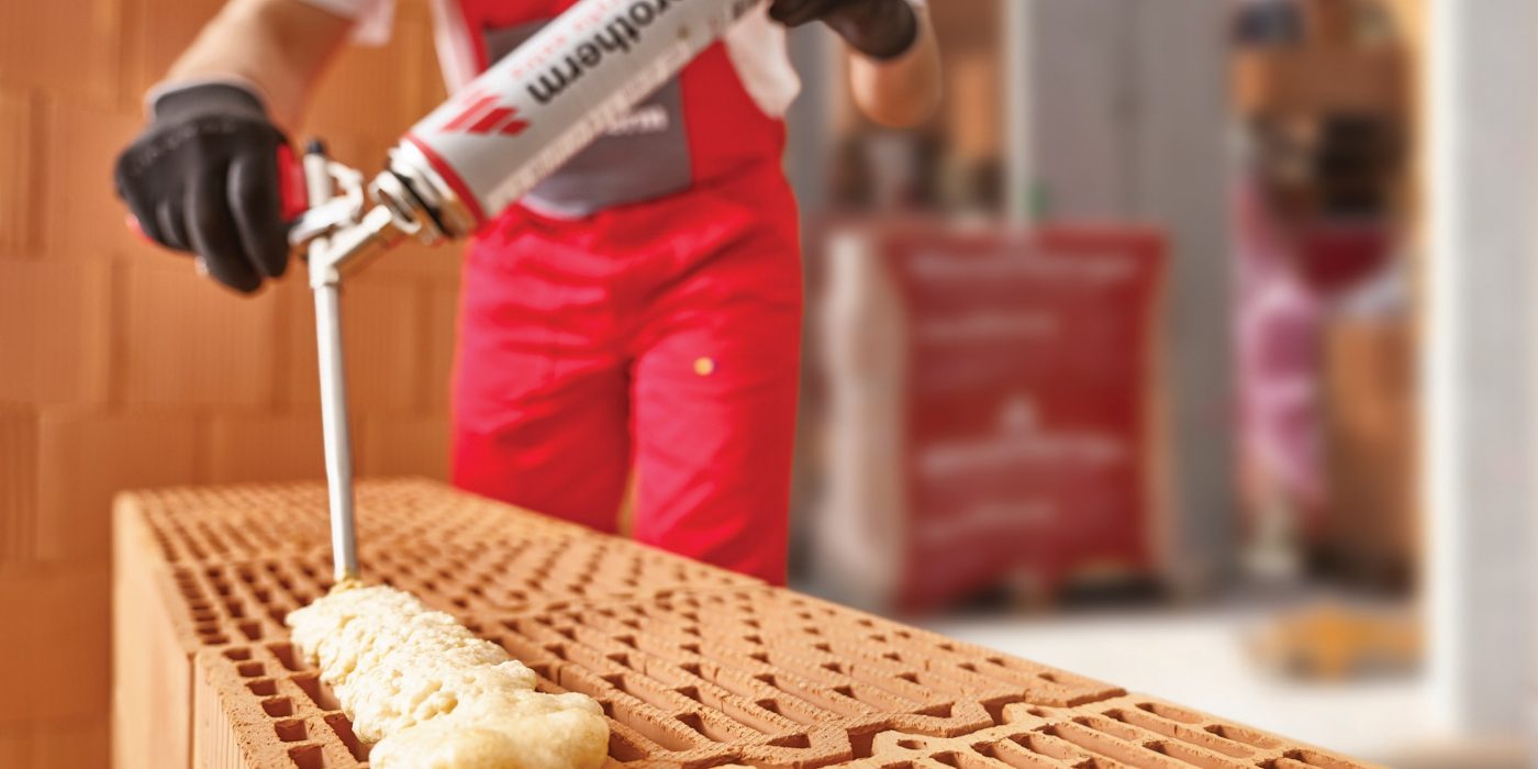 Punere in opera Porotherm Profi cu Spuma Porotherm Dryfix autostrada